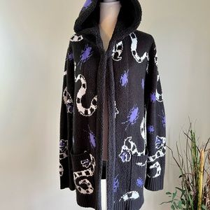 Hot Topic Beetlejuice Sandworm Sherpa open cardigan in size Medium